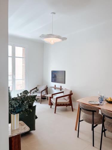 Garibaldi 2 Bedrooms, 2 Bathrooms, AC