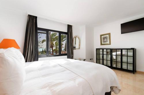 3310 Villa Flores
