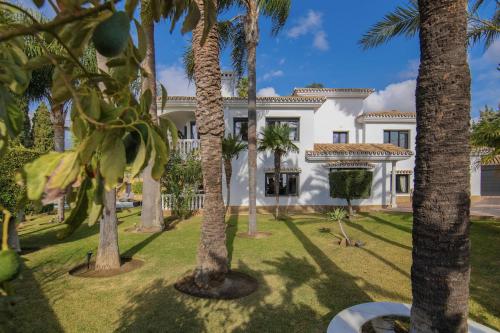 3310 Villa Flores