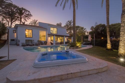 3320 Villa Karma