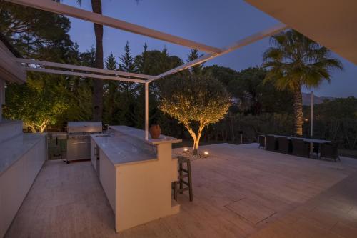3320 Villa Karma