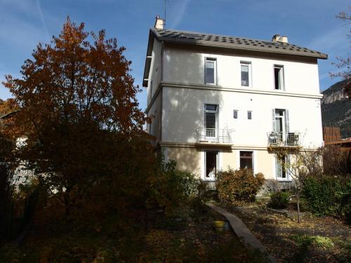 Appartement Confortable 4 Pers. à Briançon, Jardin Privatif, 300m des Pistes - FR-1-762-8