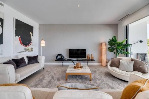 3303 Villa Riva