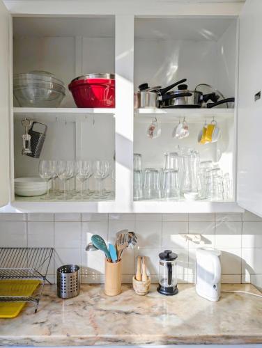 Charming D'Ourique 3-Bedroom Apartment with Private Balcony in Central Campo de Ourique, Lisbon