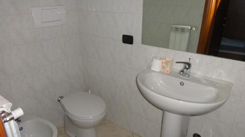 Kúpeľňa v ubytovaní Hotel2000