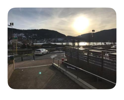 Écrin au bord du lac avec parking privé