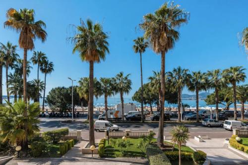 Ref 2058 Cannes Croisette Luxury 2-Bedroom Apartment Indoor Pool for rent