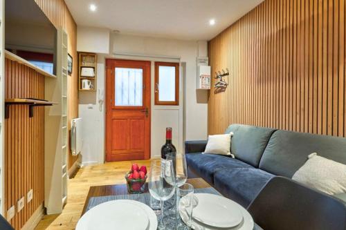 TBS 329 - Charming studio in Paris
