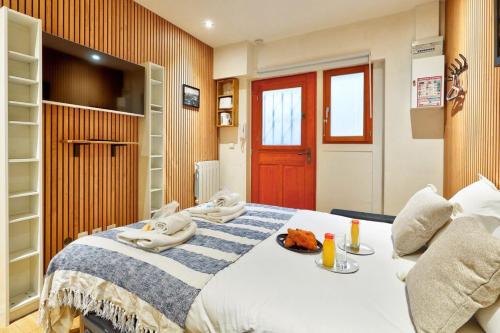 TBS 329 - Charming studio in Paris