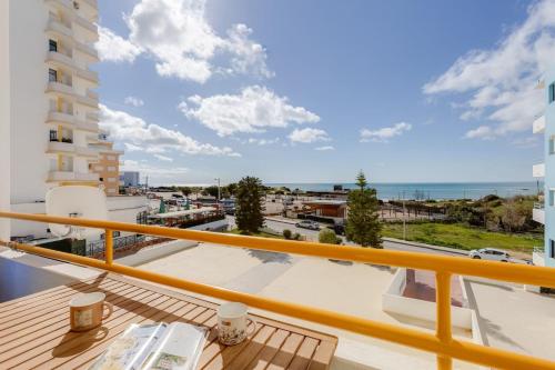 Max Crib Sea front Apart with AC and garage