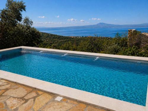 Niki's Tower - Serene Seaview Stone Getaway
