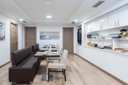 Gallery image of Suite Home Sardinero in Santander