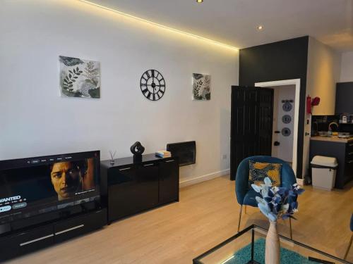 Maluwa Stays - Stylish and Cozy 2BR Apartment - Sleeps 6 photo 4