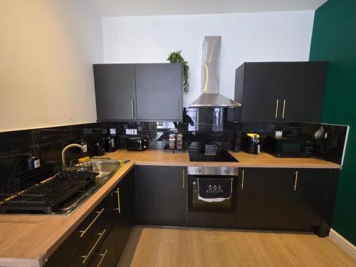 Maluwa Stays - Stylish and Cozy 2BR Apartment - Sleeps 6 photo 12