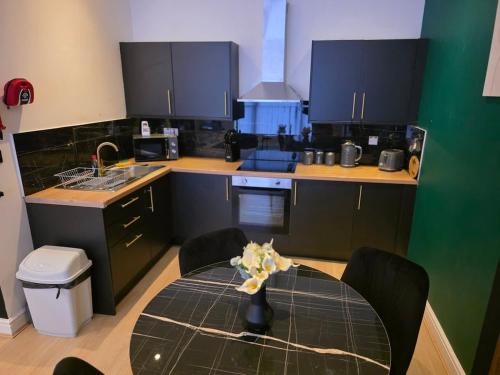 Maluwa Stays - Stylish and Cozy 2BR Apartment - Sleeps 6 photo 55
