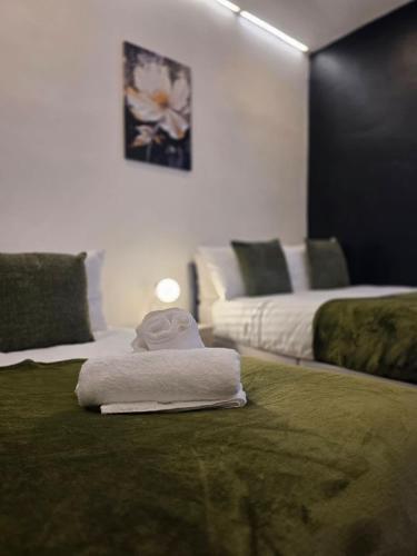 Maluwa Stays - Stylish and Cozy 2BR Apartment - Sleeps 6 photo 58