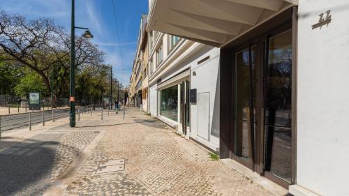 Lisbon Deluxe Apartment by LovelyStay