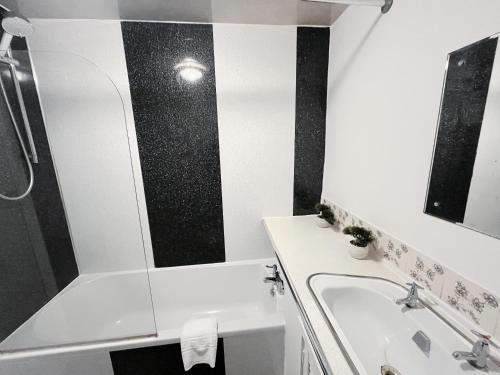 SouthSide Apartment photo 26
