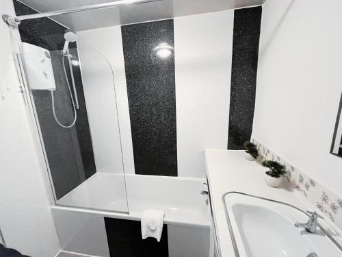 SouthSide Apartment photo 23
