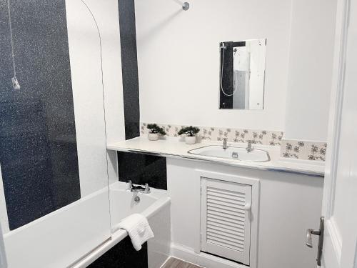 SouthSide Apartment photo 31