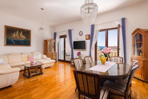 Royal Thailand Apartment