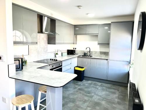 Falcon Crest Lodge - 2BR-Sleeps 7 - Free Parking - Wi-Fi photo 9