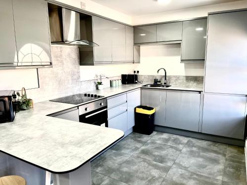 Falcon Crest Lodge - 2BR-Sleeps 7 - Free Parking - Wi-Fi photo 5