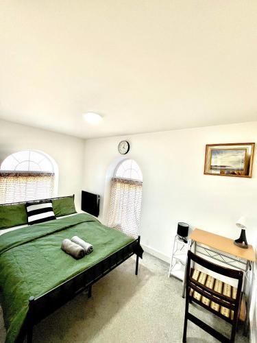 Falcon Crest Lodge - 2BR-Sleeps 7 - Free Parking - Wi-Fi photo 7