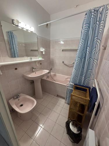 Royal Palm Juan les pins - Appartement 53M2 avec terrasse ensoleillée 5e dernier étage 200m de la plage