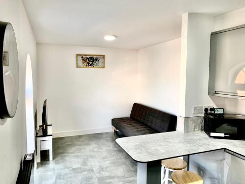 Falcon Crest Lodge - 2BR-Sleeps 7 - Free Parking - Wi-Fi photo 39