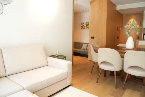 Modern apartment in Almada by Cozzy Homes