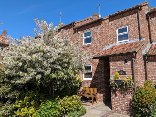 Cherry Blossom Cottage photo 32
