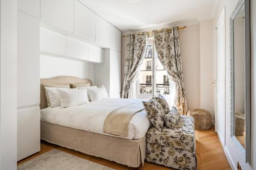 Elegant Luxury Apartment on Champs Elysees