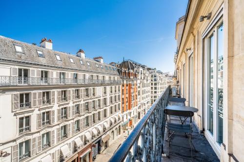 Elegant Luxury Apartment on Champs Elysees