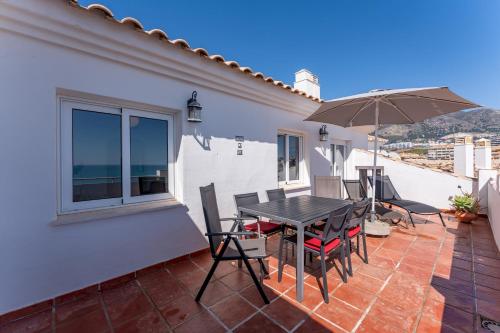 Apartment with Panoramic Sea views - Pass the Keys