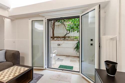 Alimos Cozy Studio