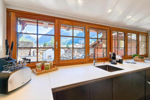Historisches Alpen-Chalet mit Badewanne im Saastal