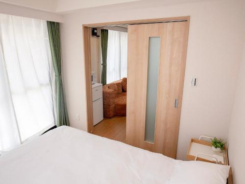 TP301 1LDK Home, Easy Access to Tokyo Skytree and Asakusa, 1 Double Bed and 1 single sofa bed, Sleeps 3