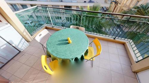 13RP - Grand 3P plein centre avec terrasse et parking