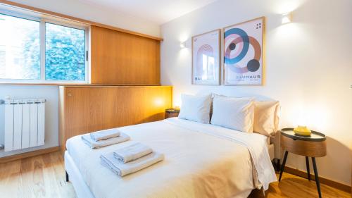 2 Bedroom Apartment with Garage 2 Minutes from the Beach Matosinhos