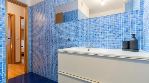 2 Bedroom Apartment with Garage 2 Minutes from the Beach Matosinhos
