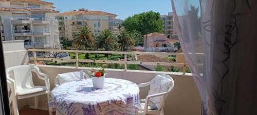 Cosy Appartement climatisé avec terrasse à 10 mn plages et gare