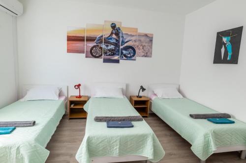 Starman Apartments