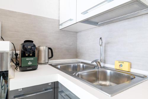 MYN3 - Beautiful modern 2BDR apartment, with sea view