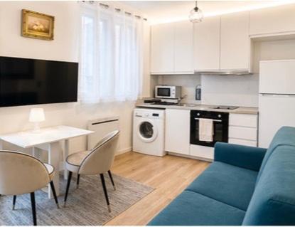 Modern Studio Apartment Champs Élysées Stars