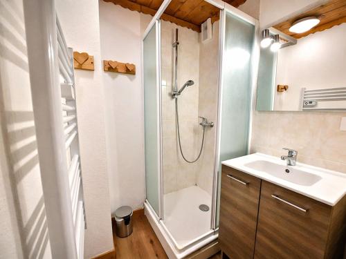 Appartement rénové au pied des pistes, 3 chambres, balcon, 8 personnes - Les Menuires - FR-1-452-79