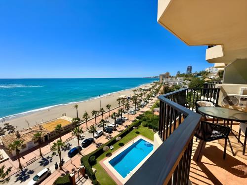 Las Antillas II Front Sea Views Pool
