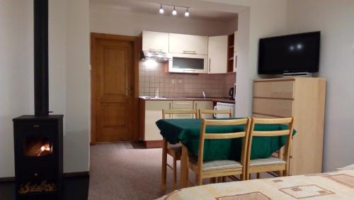 Kuchyň nebo kuchyňský kout v ubytování Chata - Apartmán Čistá v Krkonoších