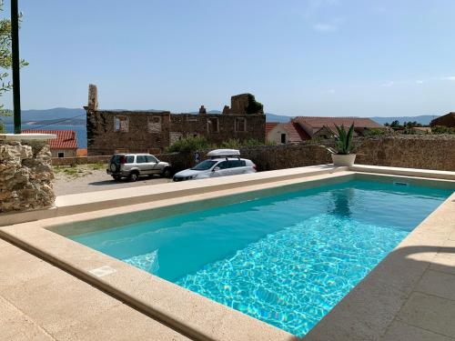 BOL House Viki - center, pool, sauna, sea view!