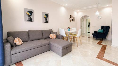 Two-room apartment in Elviria NEAR THE BEACH with parking
